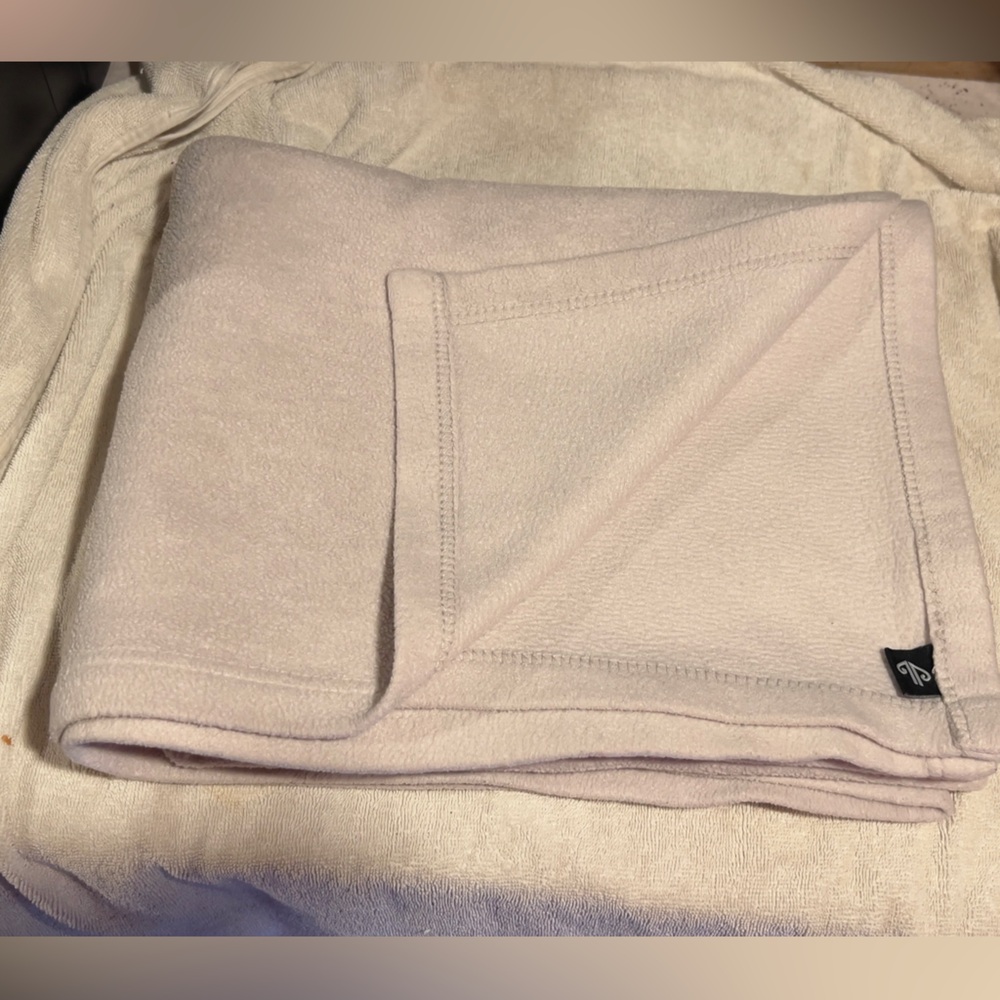 Air New Zealand premium economy class blankets